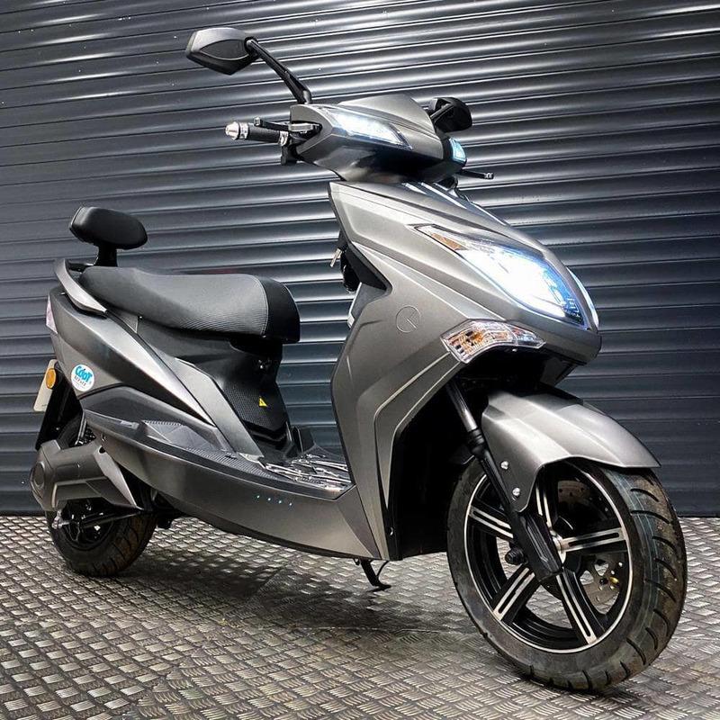 SOLD OUT Brand New 2020 Sunra Electric Scooter Rev Comps