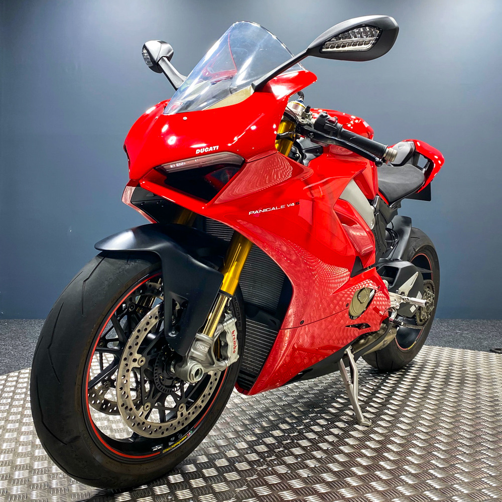 2018 Ducati Panigale V4S + £5000 - Rev Comps