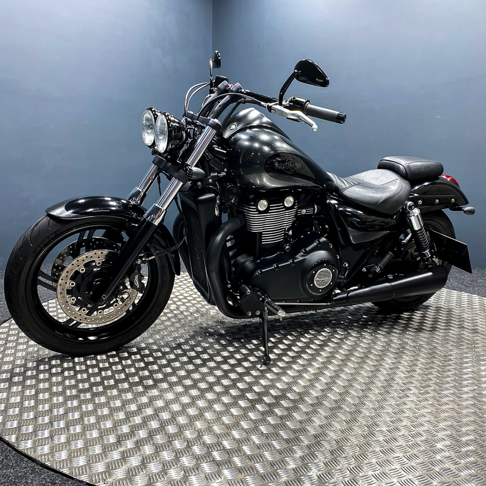 2016 Triumph Thunderbird Night Storm £1000 Rev Comps