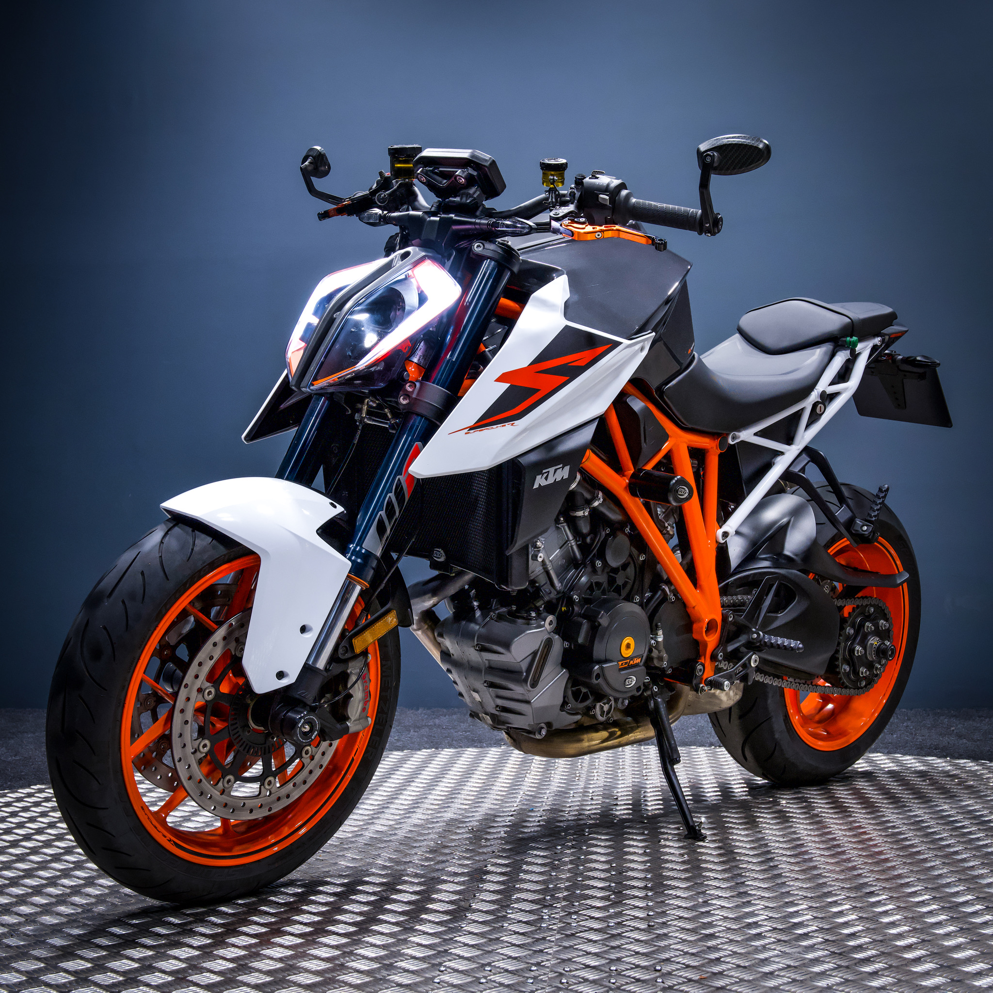 2018 KTM 1290 R Superduke + £1000 - Rev Comps