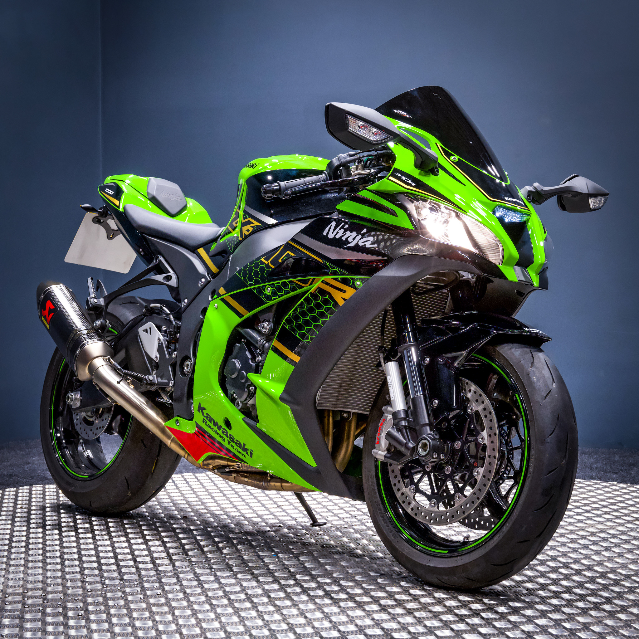 Aleksandra Barinova - 2022 Kawasaki ZX10R KRT + £1000 - Rev Comps