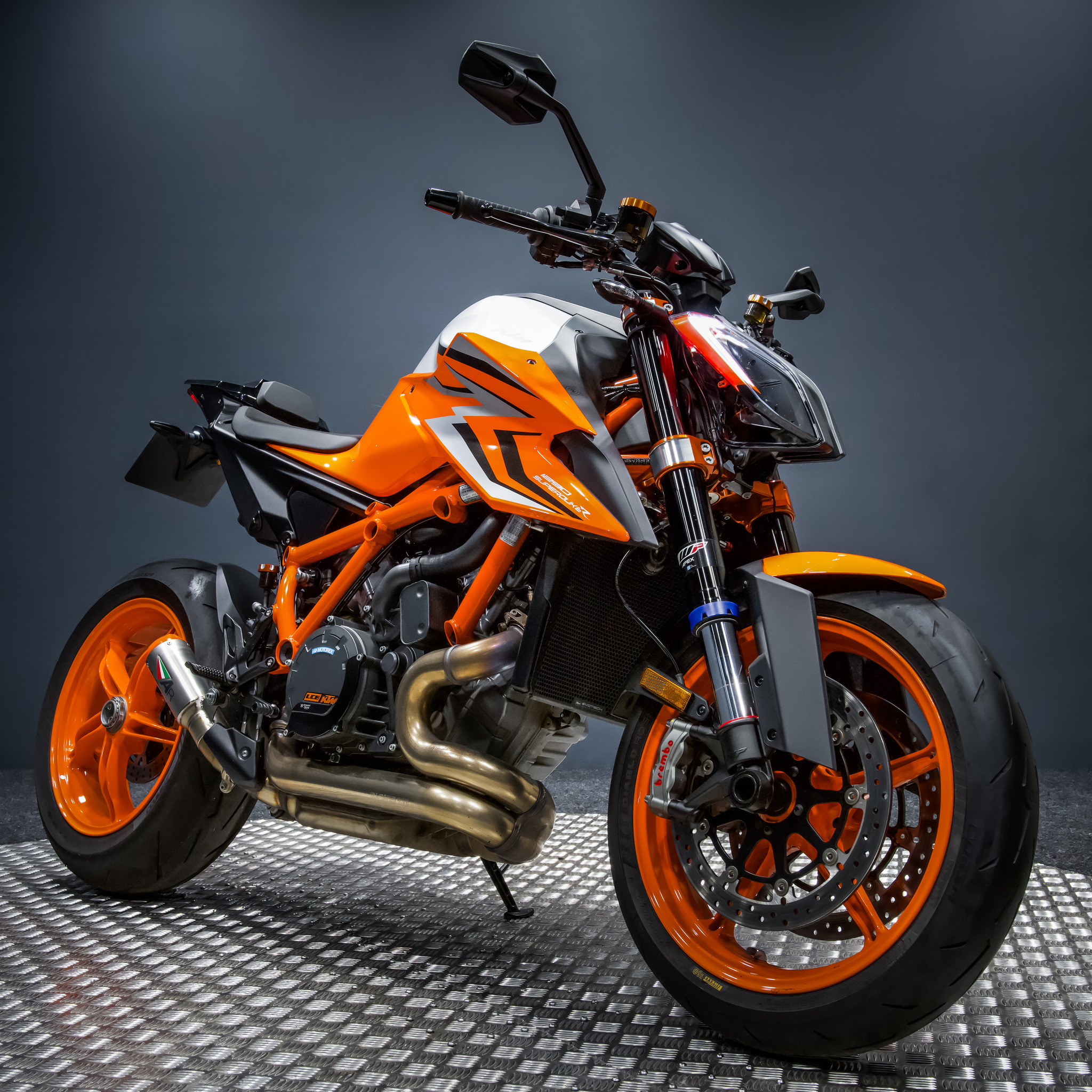 Sion Jones - 2022 KTM 1290 SUPERDUKE R EVO + £1000 - Rev Comps