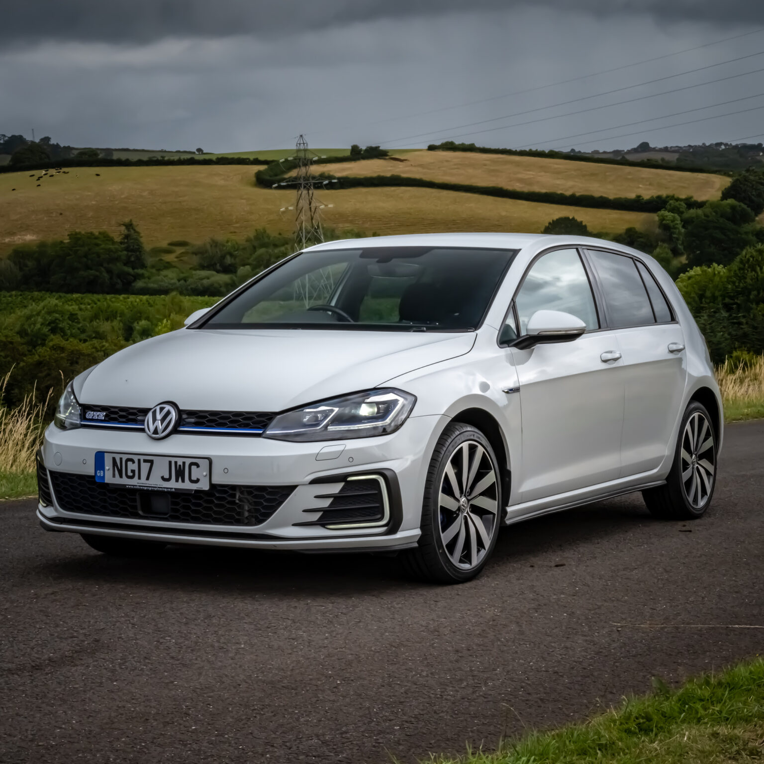 2017 Volkswagen Golf GTE Advance + £2,000 - Rev Comps