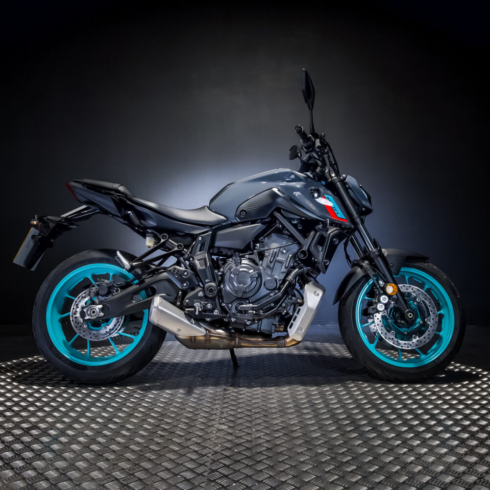 BRAND NEW 2023 YAMAHA MT07 + £1000 - Rev Comps