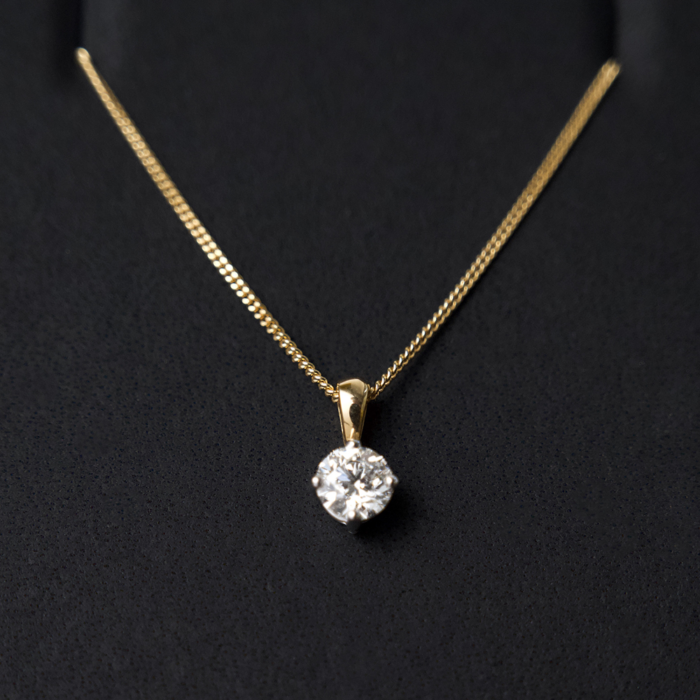 18ct yellow gold diamond solitaire pendant necklace - Rev Comps