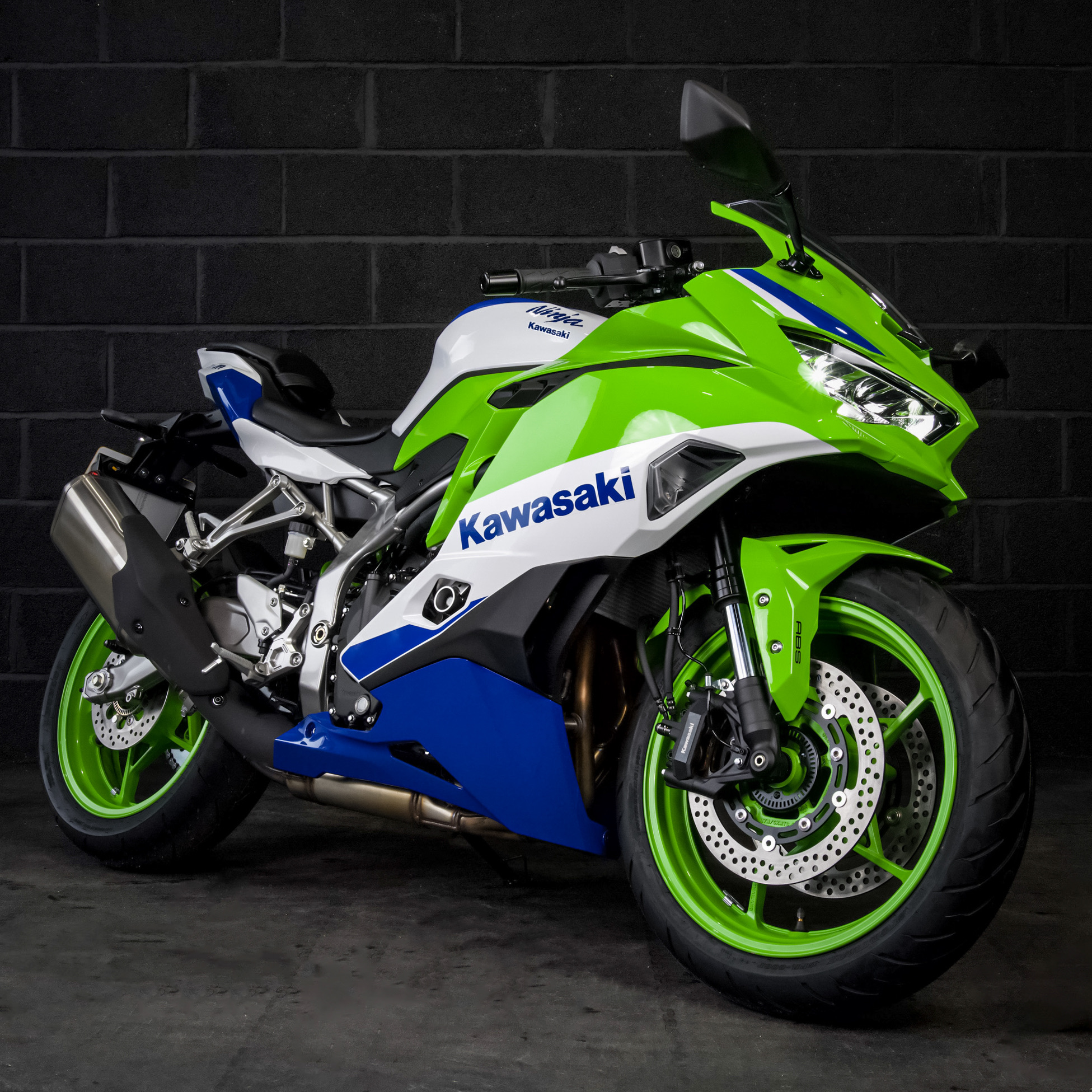 Thomas Stretch - NEW 2024 KAWASAKI NINJA ZX-4RR + £1000 - Rev Comps