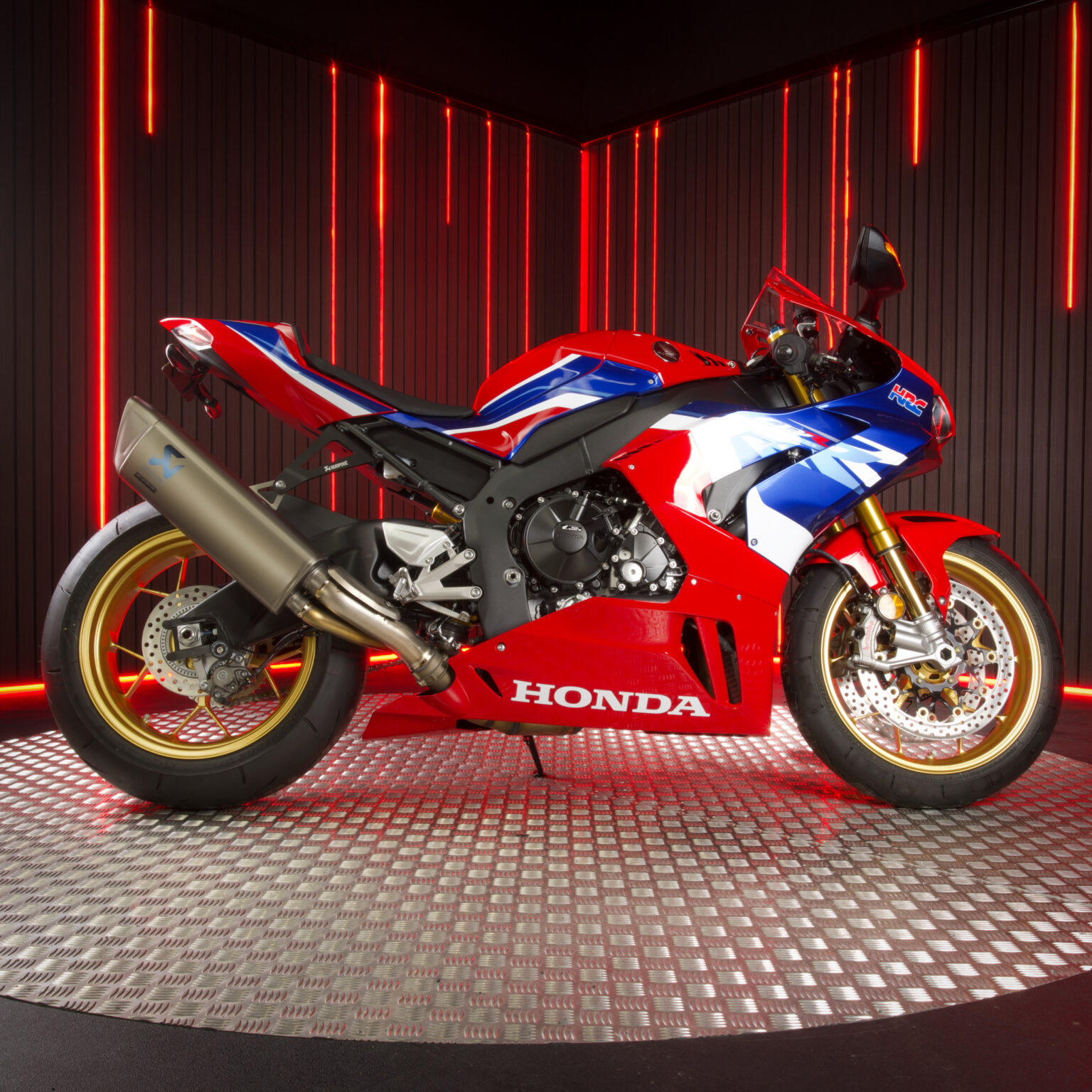 BRAND NEW 2023 HONDA CBR1000 RR-R + £1000 - Rev Comps